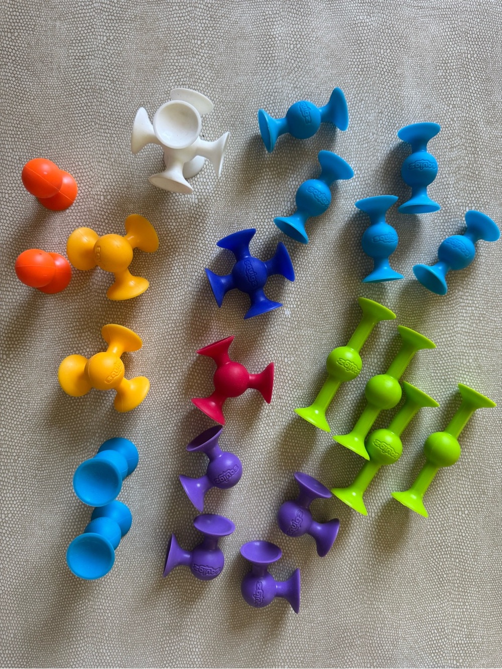 Fat Brain Squigz